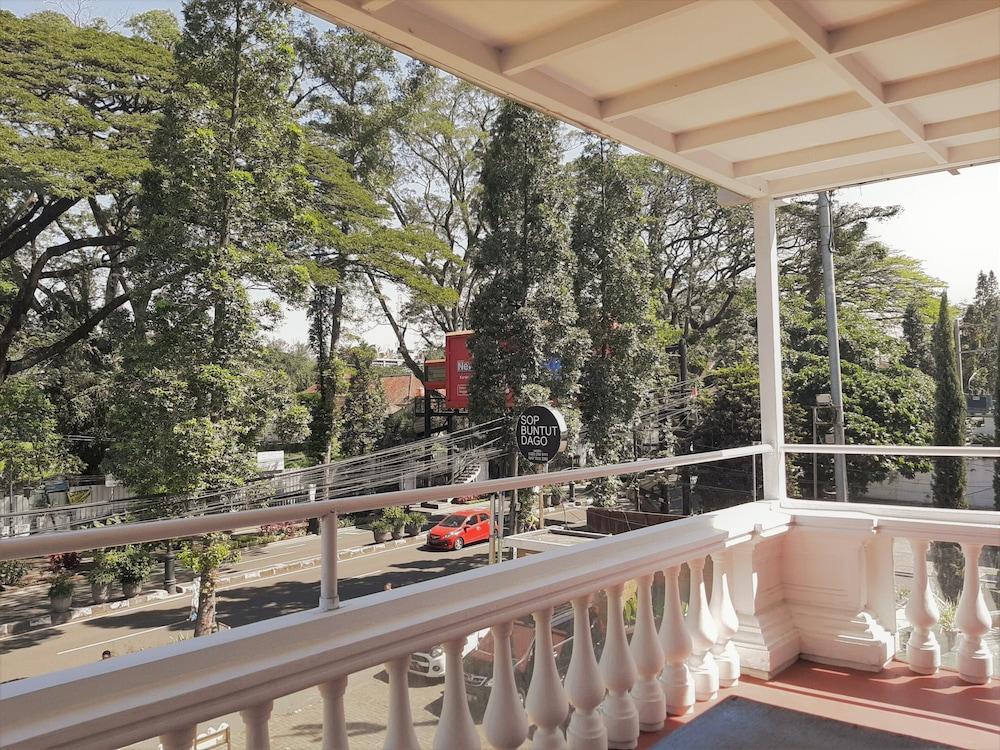 The Palais Hotel Dago Bandung Kültér fotó