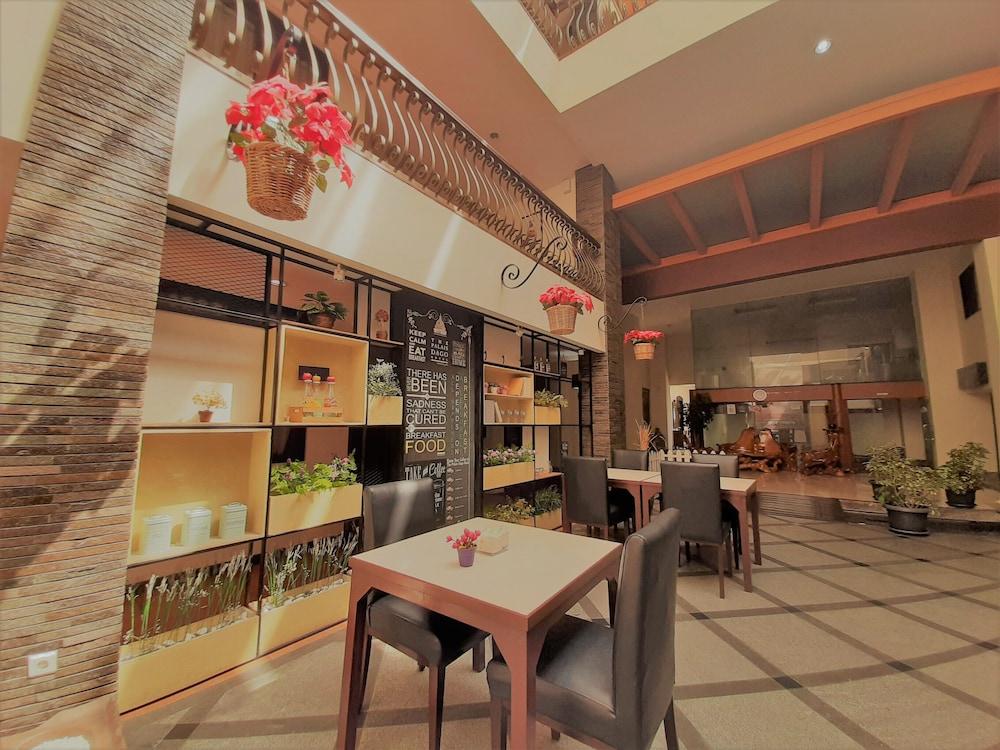 The Palais Hotel Dago Bandung Kültér fotó
